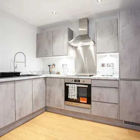 Beautiful Brand New - Sleeps 4