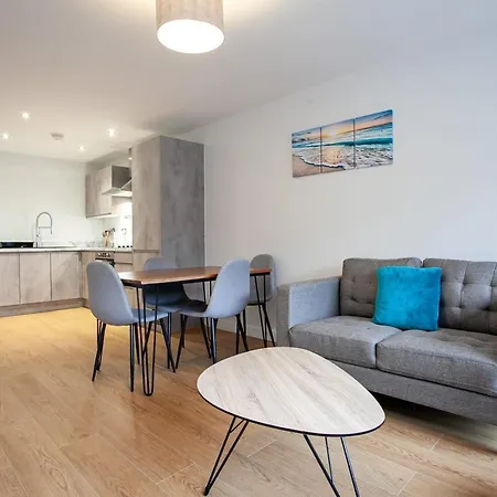 Apartmán Beautiful Brand New - Sleeps 4 *